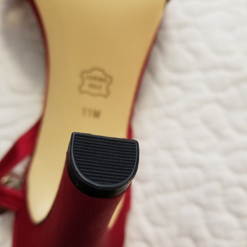 Shoes - Picture 2 of 4